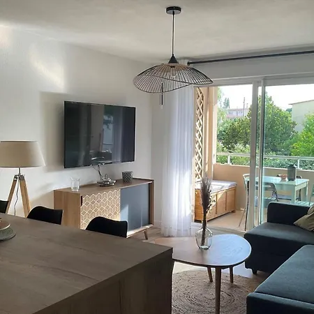 Modern Cocoon With Terrace Near The Sea Апартаменты *
